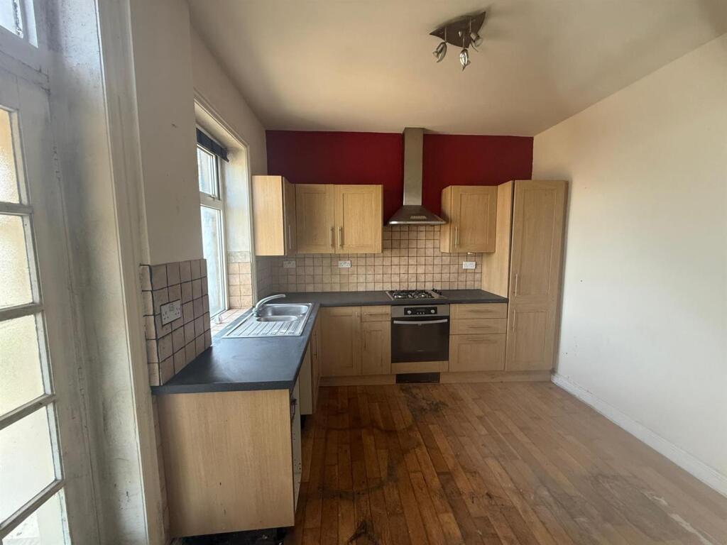 House in Bradford - View 3