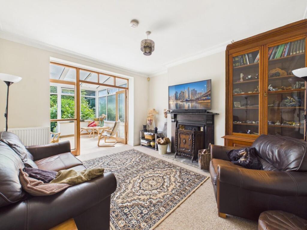 Ghyll Wood Drive, Bingley photo 5