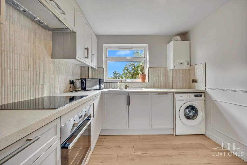 Apartment in Brentwood, Great Warley - View 2