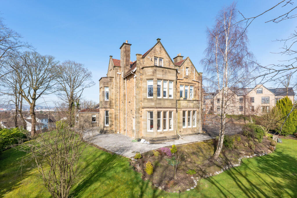 Main image of property: Flat 3, 44 Sutherland Avenue, Pollokshields, G41 4ES