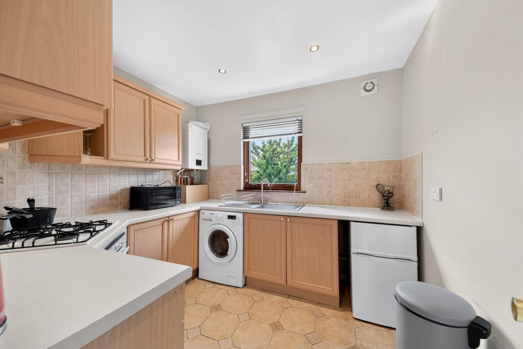 Apartment in Glasgow, South Lanarkshire - View 5