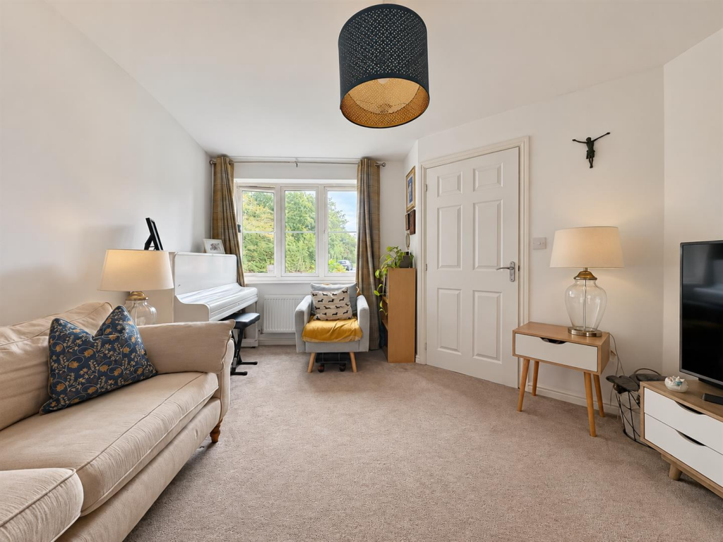 House in Burgess Hill, World's End - View 4