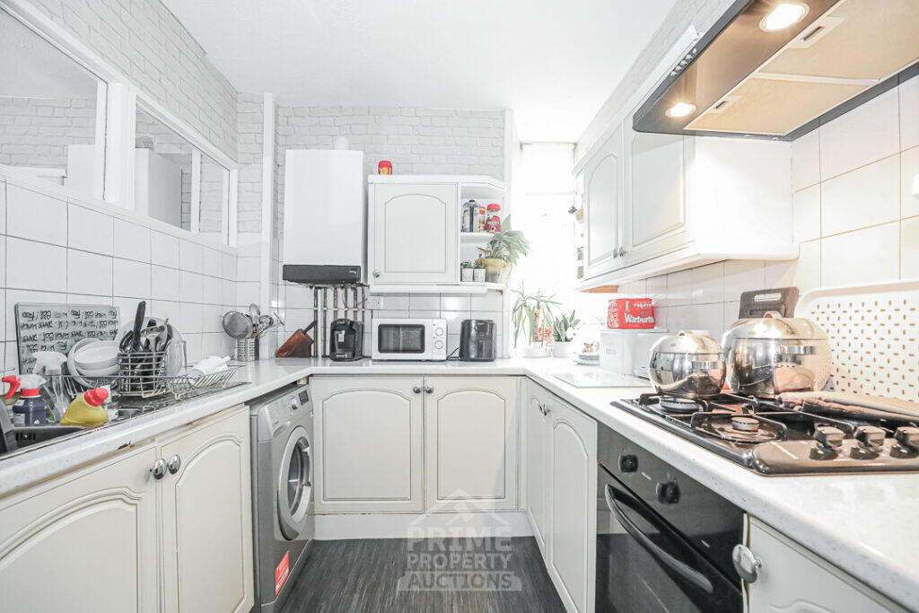 Apartment in Glasgow, West Dunbartonshire - View 5
