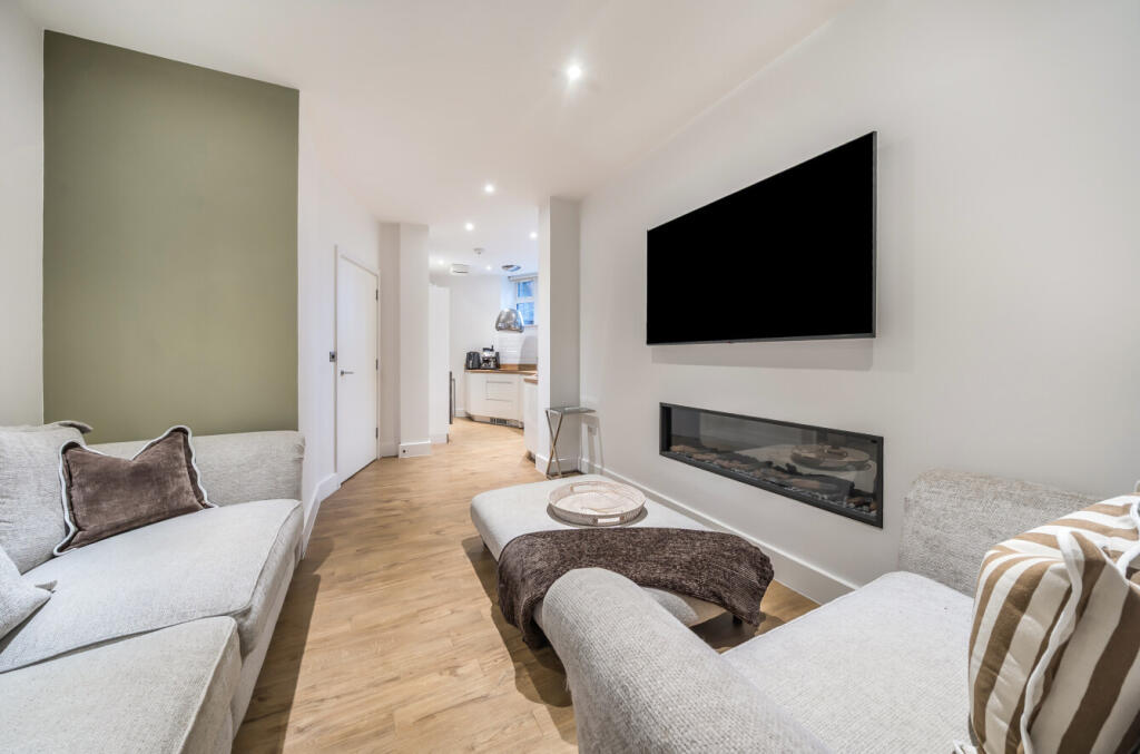 Acorn Way, Farnborough, Orpington, Kent, BR6 - View 4