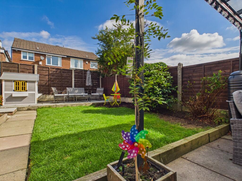 House in Poynton, Midway - View 4