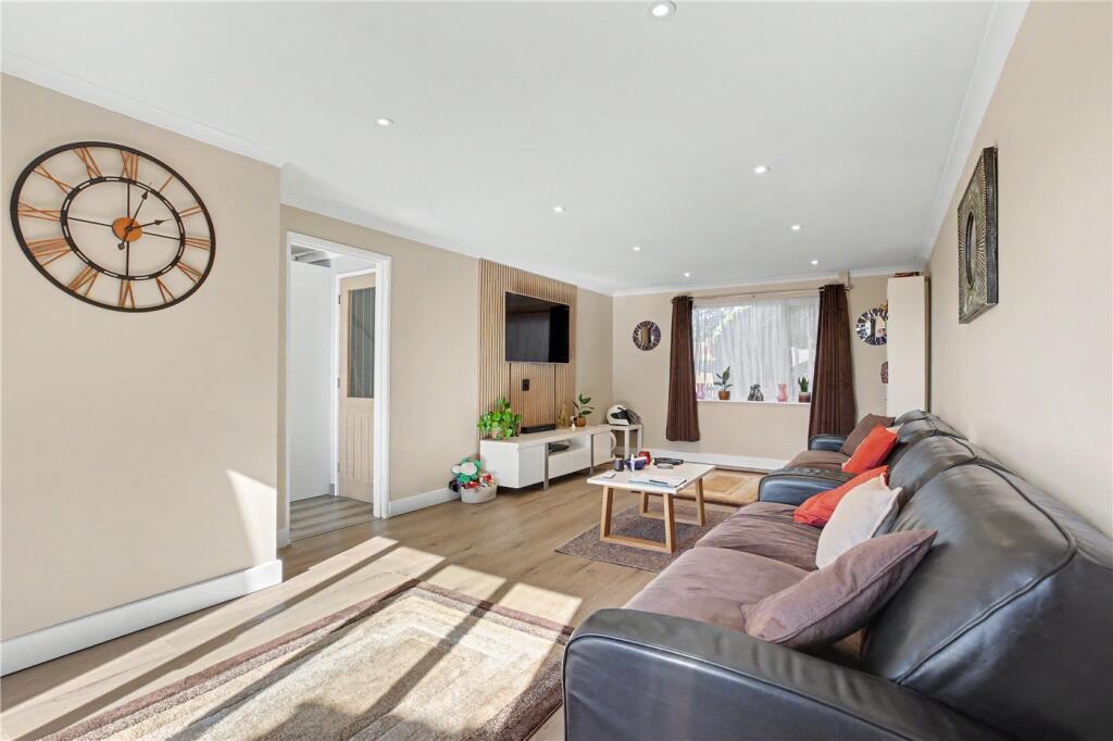 House in South Norfolk, Poringland - View 5