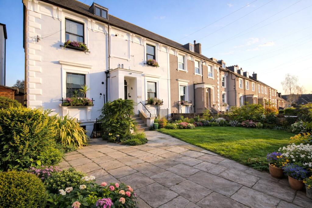 Main image of property: Holmesdale Road, London, SE25