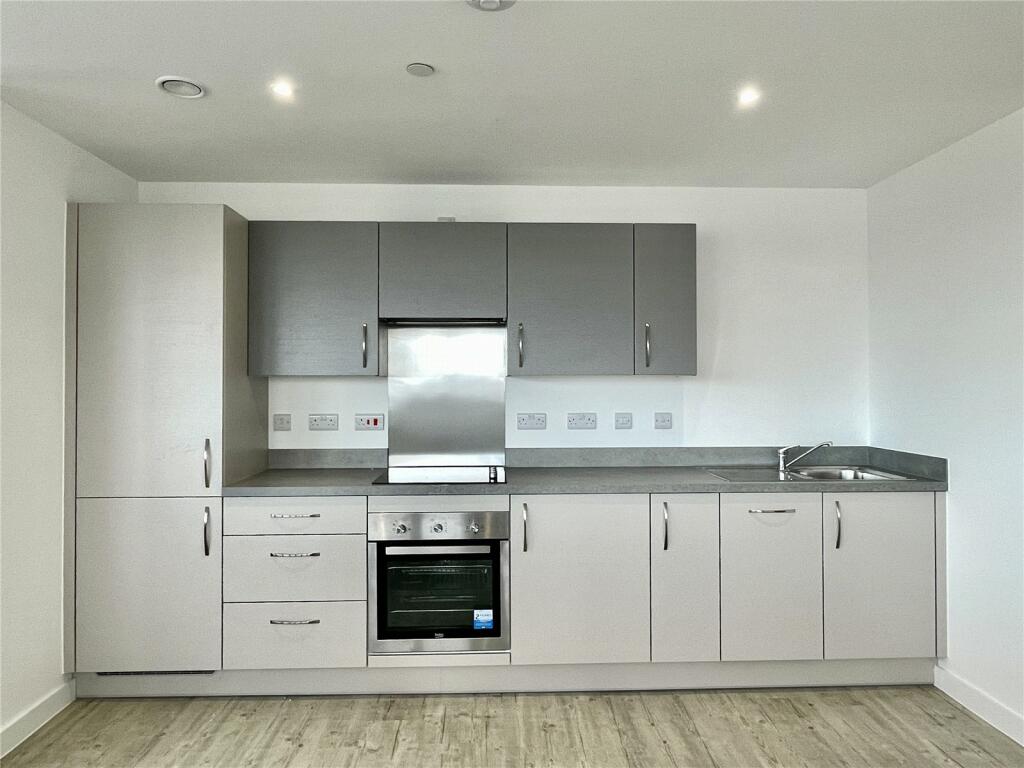 Apartment in Salford, Ordsall - View 5