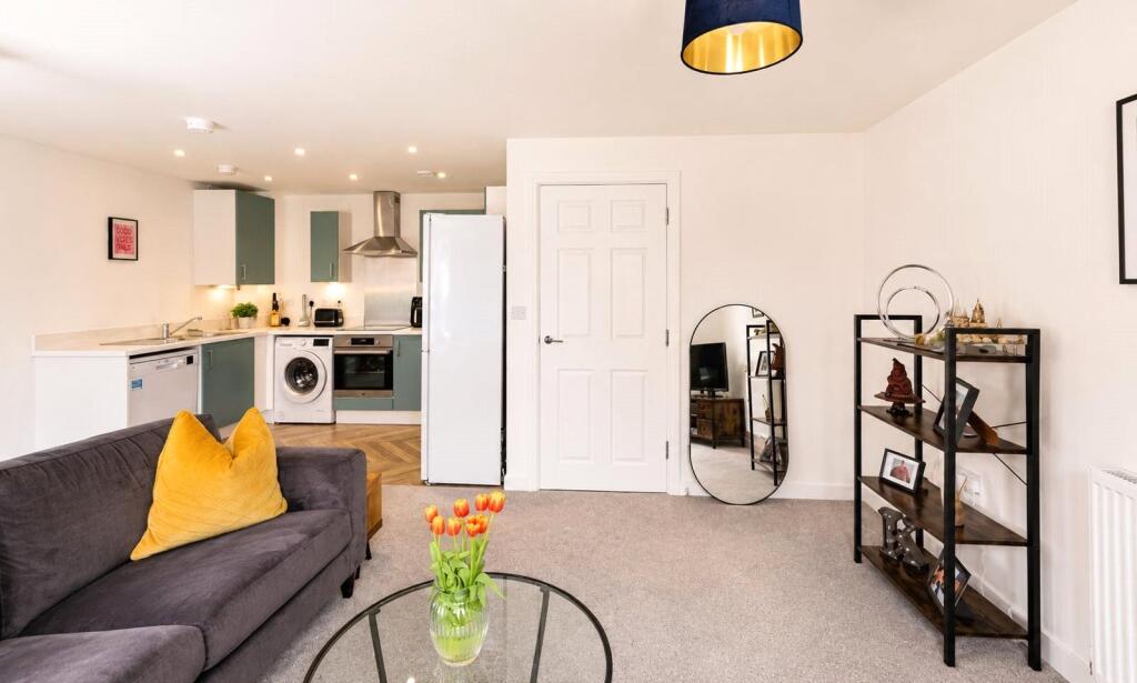 Apartment in Arun, Barnham and Eastergate - View 4