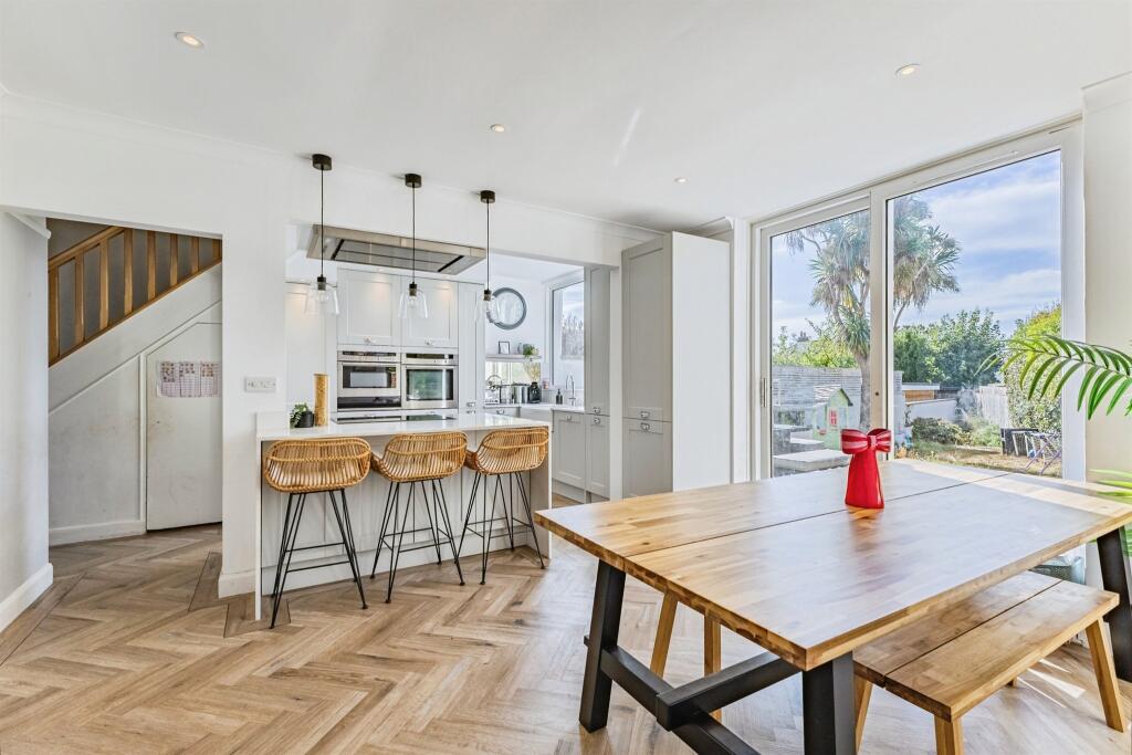 House in Torquay, Torbay - View 5