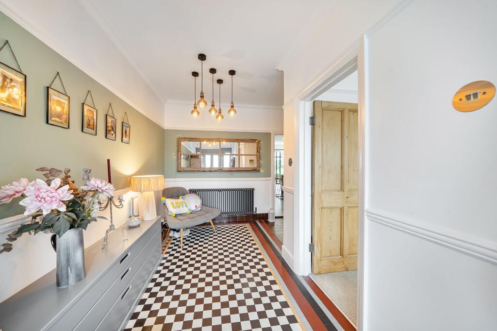 House in London, High Barnet - More