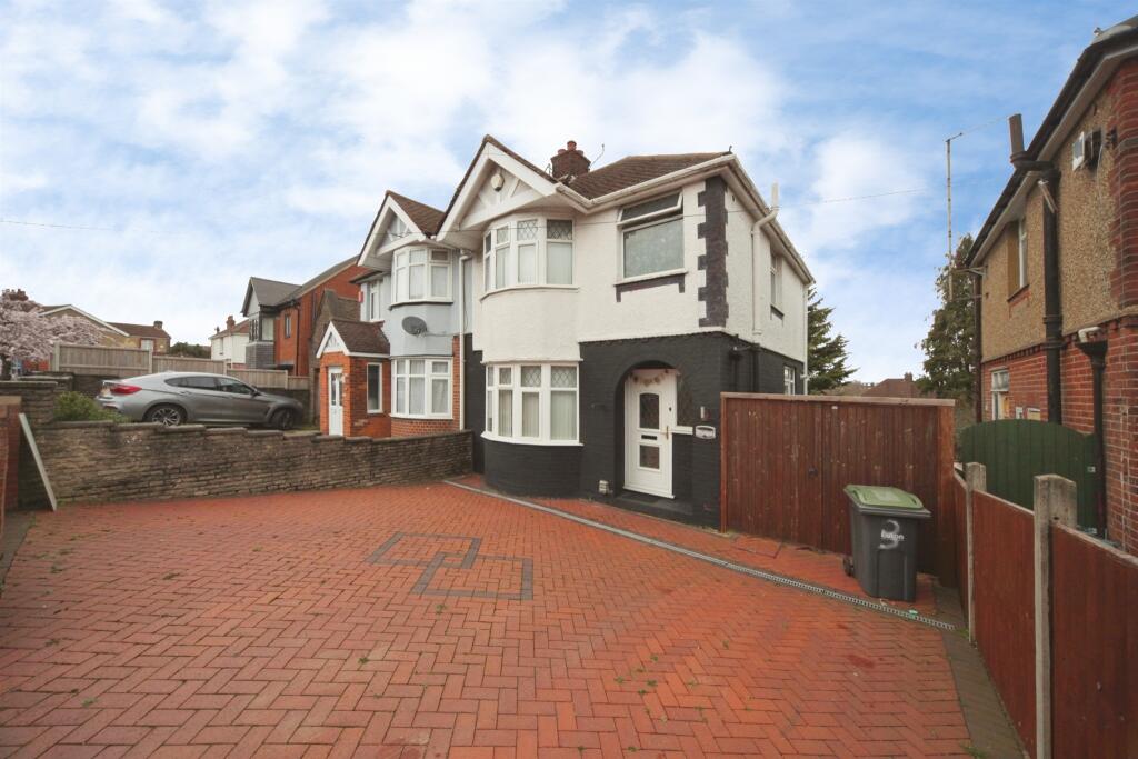 Main image of property: Somerset Avenue, Luton