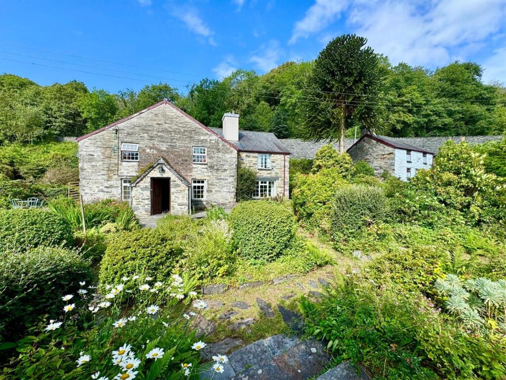 Main image of property: Dolwyddelan