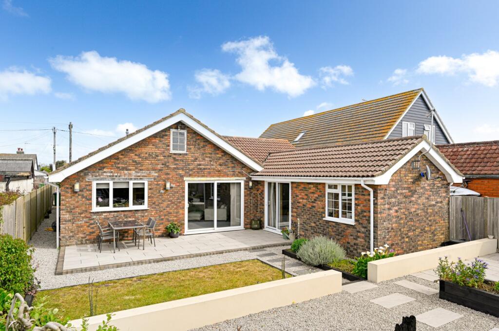 4-bed house on Seaview Road, Greatstone, New Romney, Kent, TN28, £475,000
