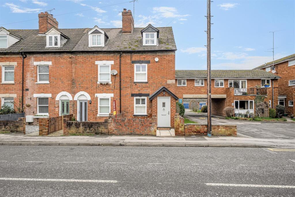 Main image of property: Barkham Road, Wokingham, Berkshire RG41 2RG