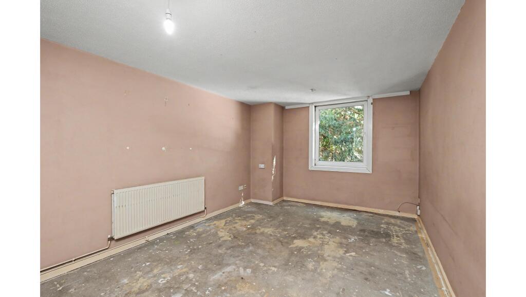Apartment in Milton Keynes, Bedford - View 2