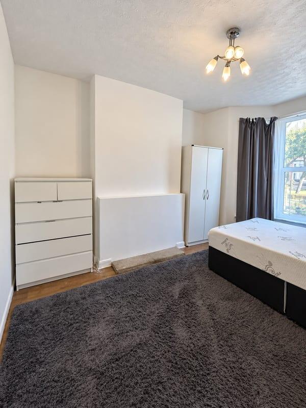 House in London, Addiscombe - More