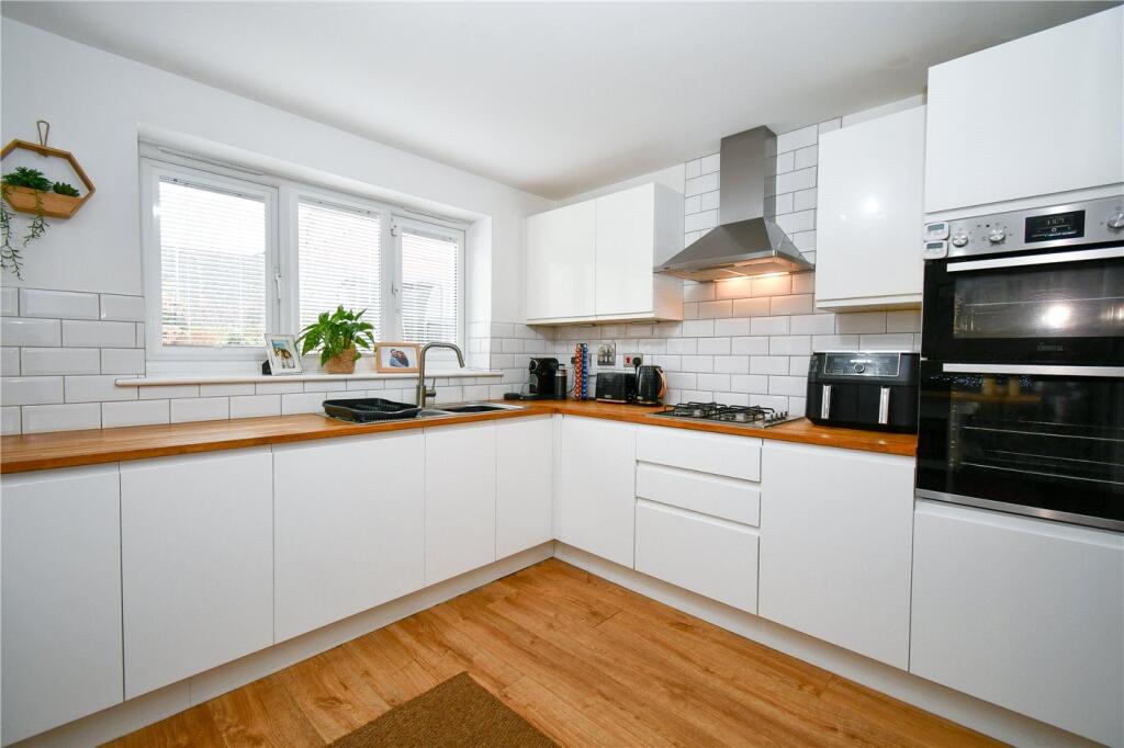 House in Wirral, Liverpool City Region - View 3