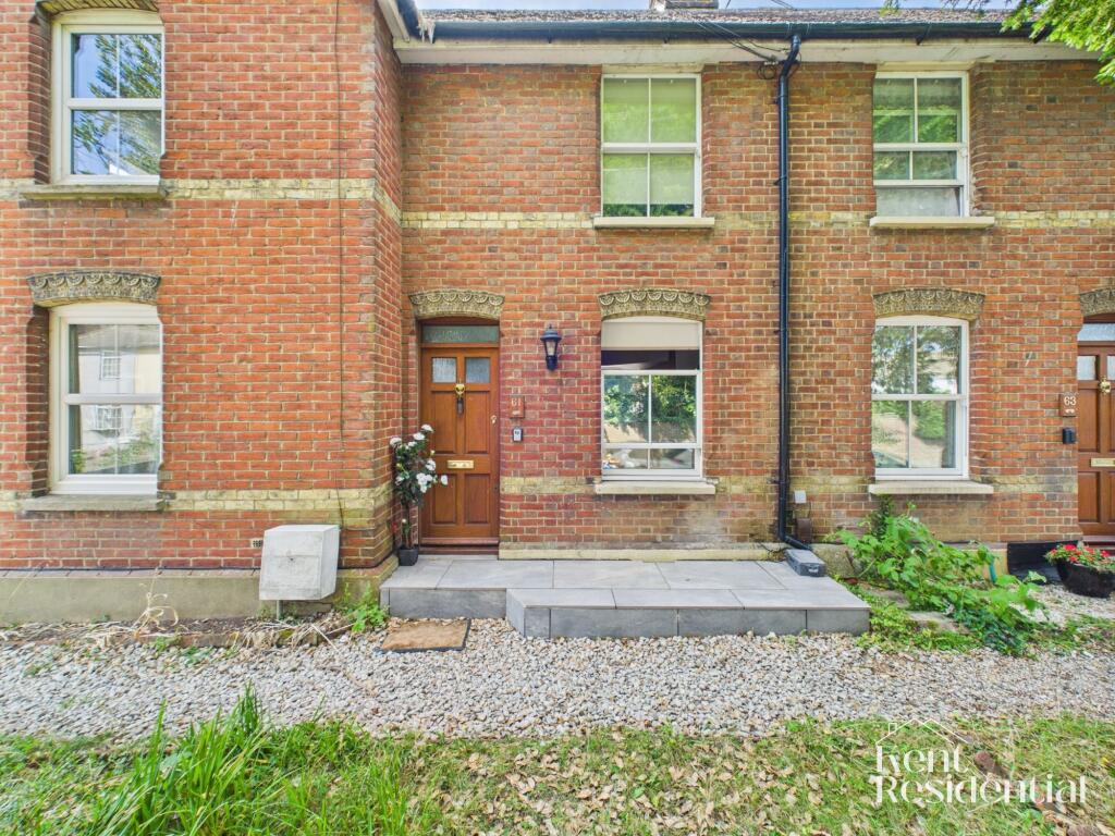 Main image of property: New Hythe Lane, Larkfield, ME20