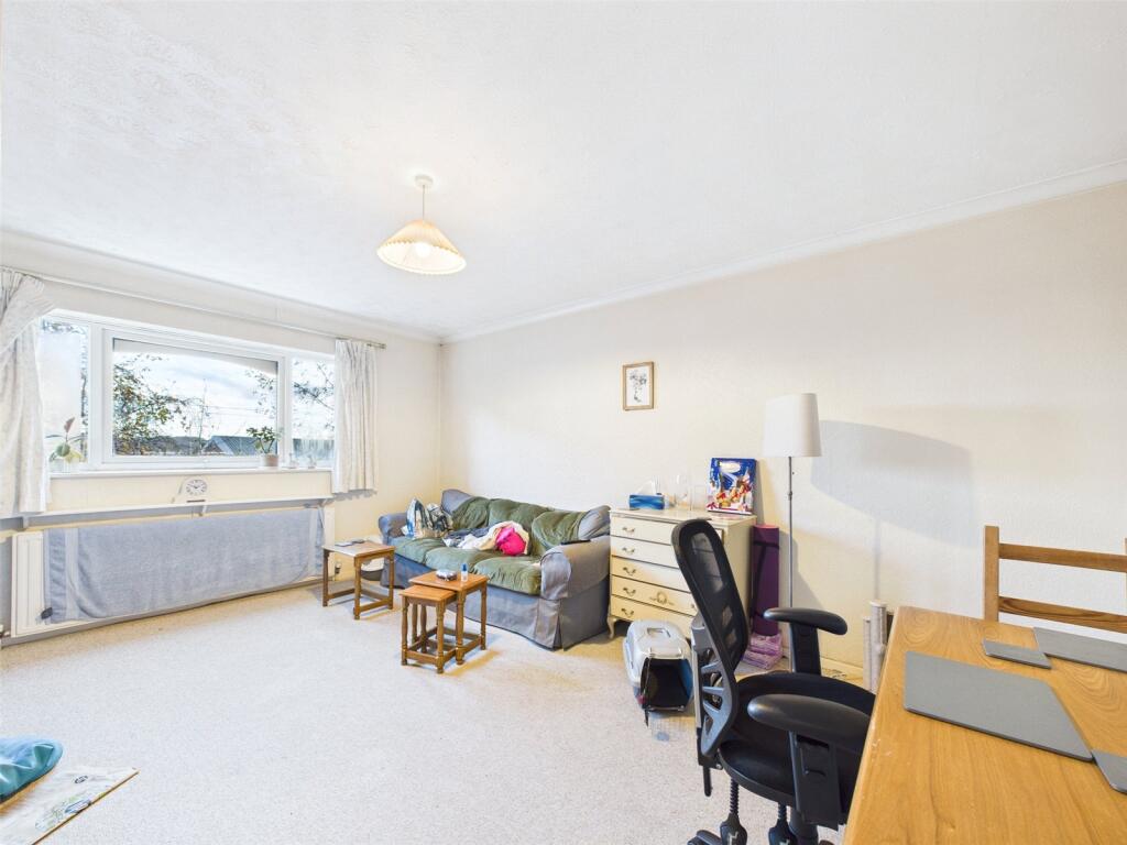 High Road, Chilwell, Beeston, Nottingham, NG9 photo 4