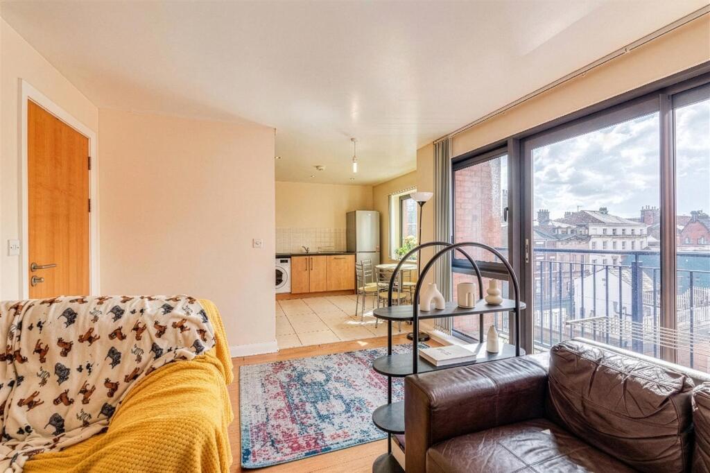 Apartment in Liverpool - View 3