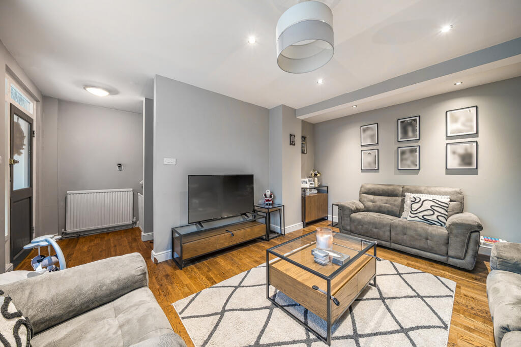 Hayling Road, Watford, Hertfordshire - View 2