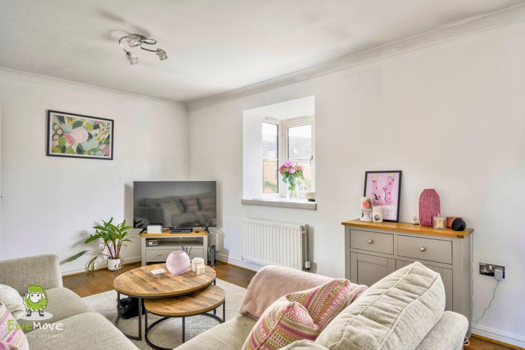 House in Blunsdon St Andrew, Taw Hill, Haydon Wick - View 4