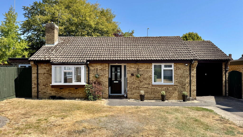3-bed detached on Skillman Drive, Thatcham, RG19 4GG, £450,000