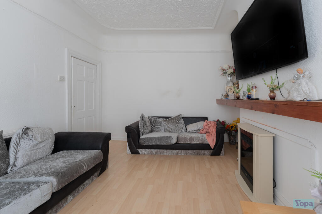 House in Wirral, Liverpool City Region - View 5