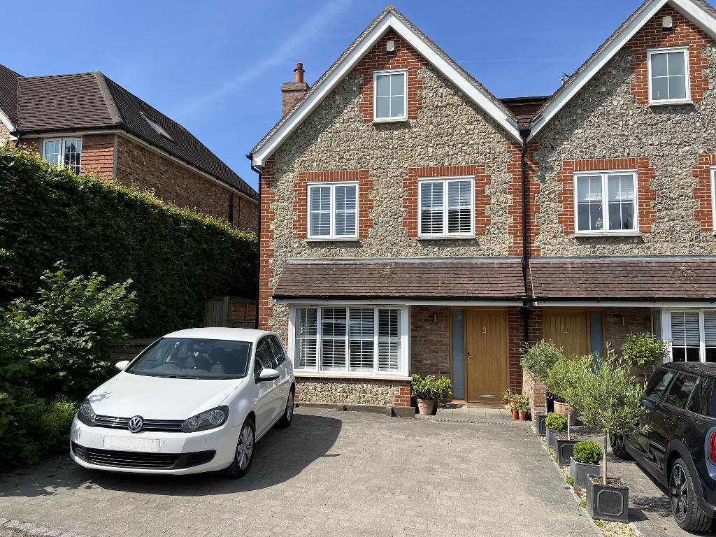 4-bed semi-detached on Penlands Close, Steyning, West Sussex, BN44 3PH, £825,000