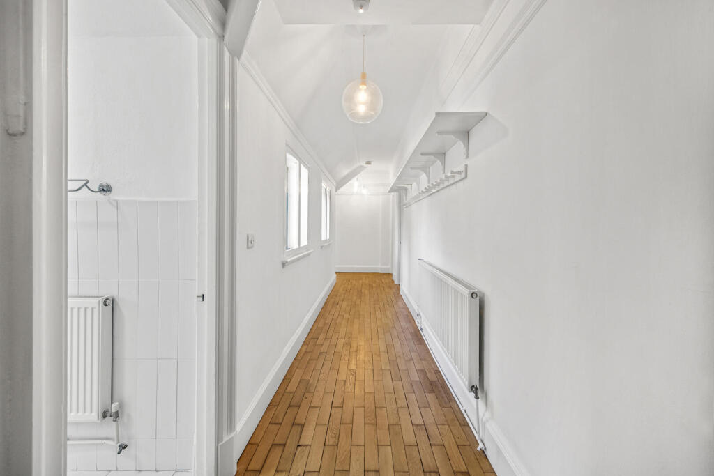 Apartment in London - More
