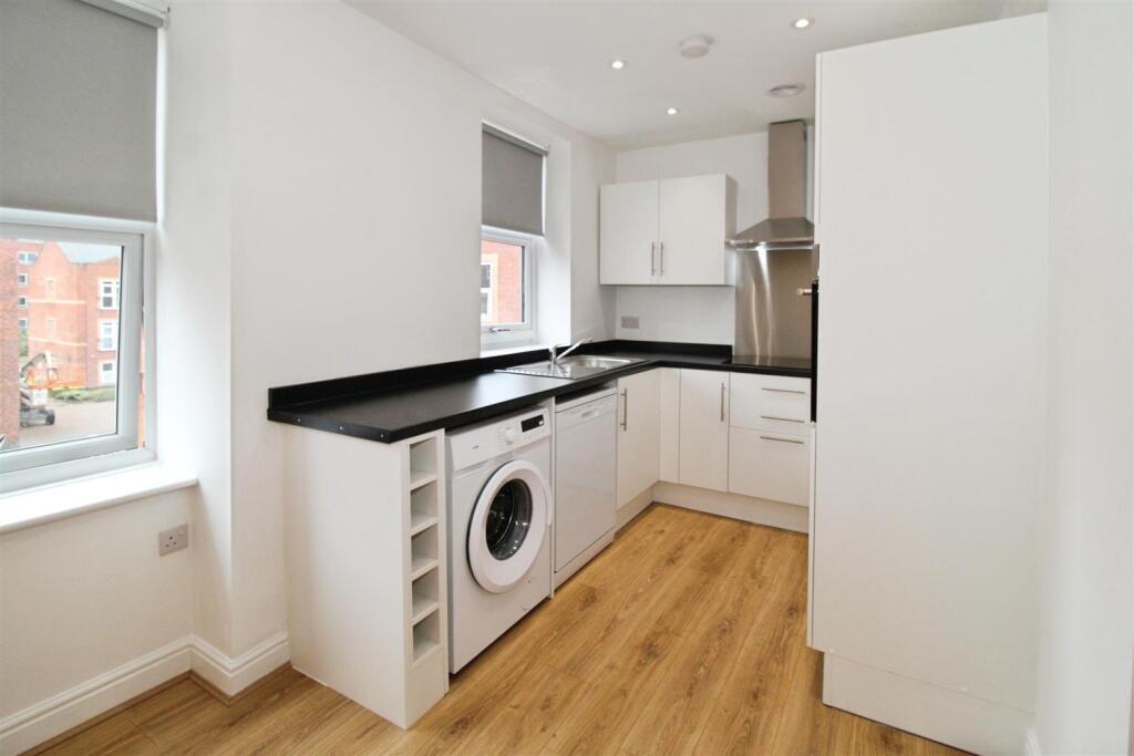 Apartment in Coventry - More