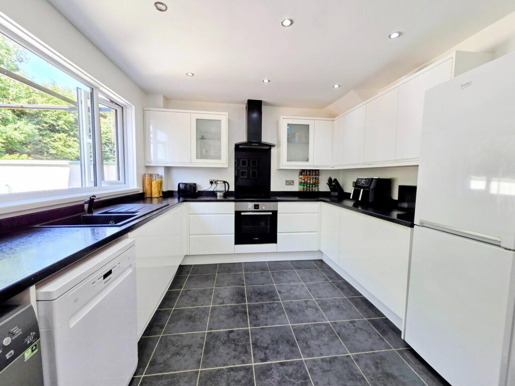 House in Plymouth - View 5