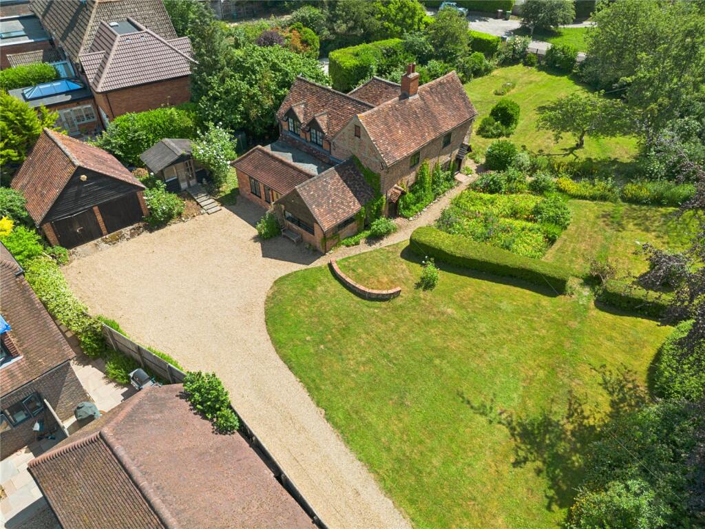 House in South Oxfordshire, Rotherfield Greys - View 2