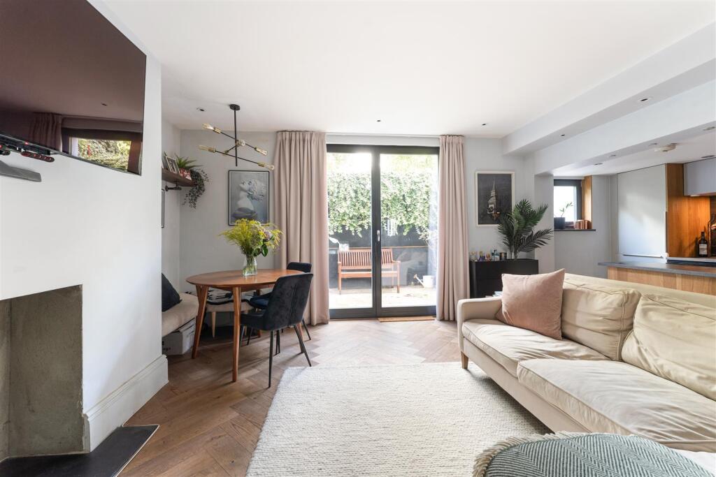 Apartment in London - View 2