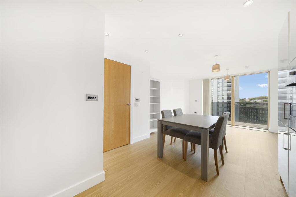 Apartment in London - View 5