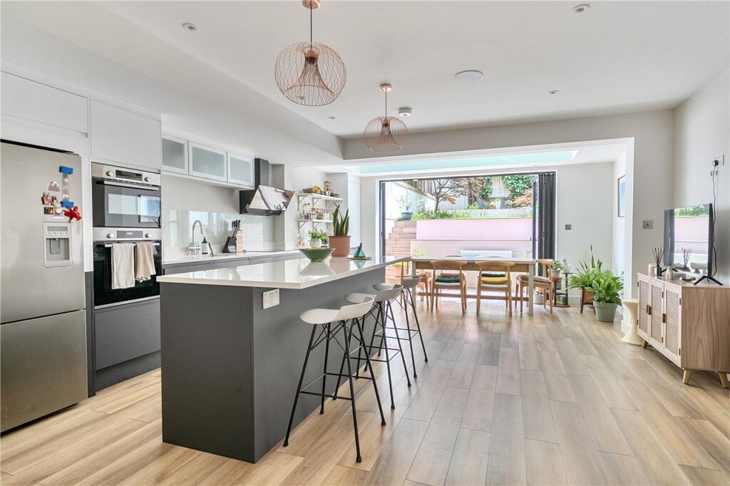House in London, Kensington - View 4