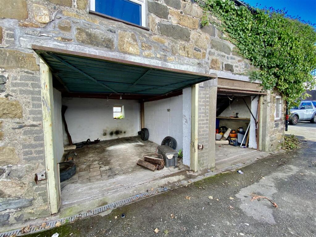 Penlan Street, Pwllheli -Planning for Conversion to Residential Dwelling photo 3