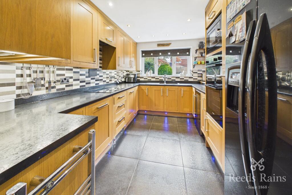 House in Wakefield - View 4