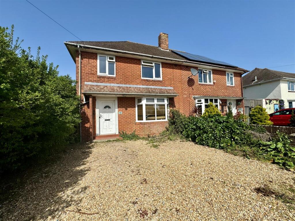 3-bed semi-detached on Tedder Road, Bournemouth, £260,000