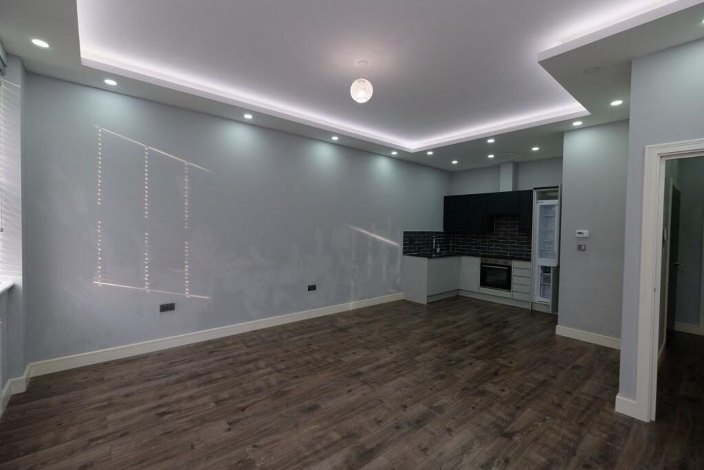 Apartment in Plymouth - View 5