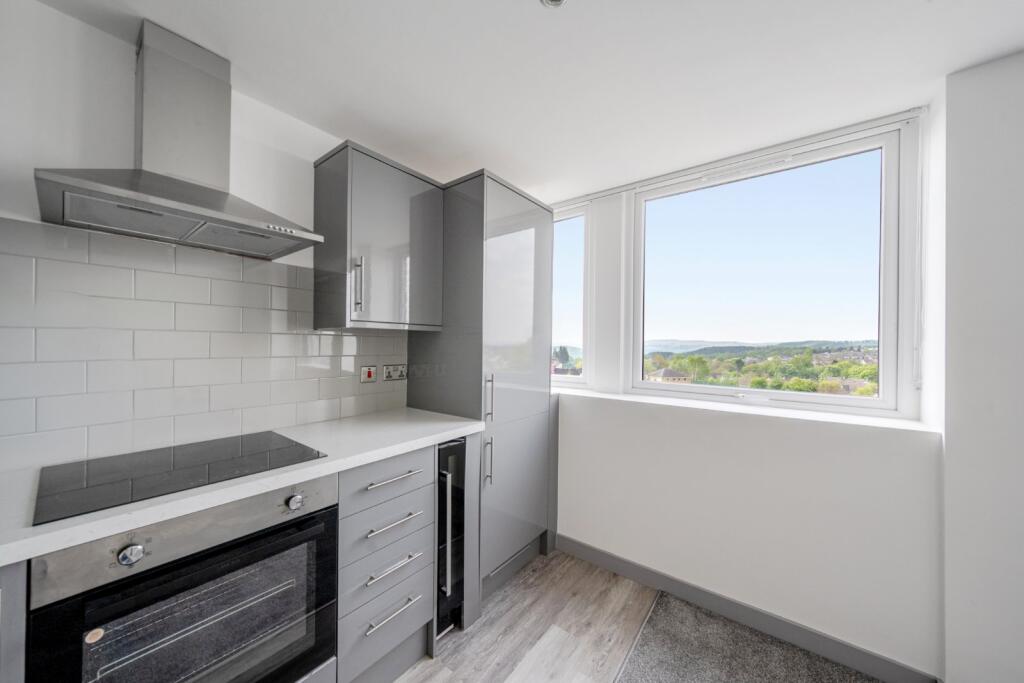 Apartment in Leeds, Lower Henshaw, Rawdon - View 5