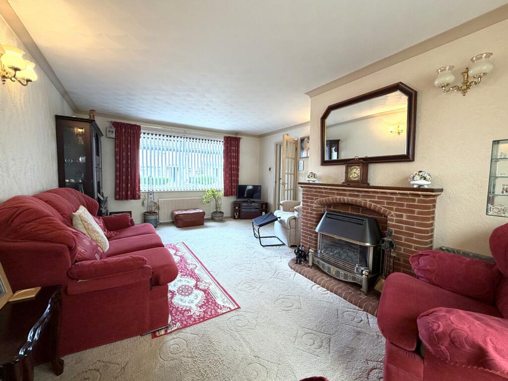 Carshalton Road, Swindon, Wiltshire photo 2