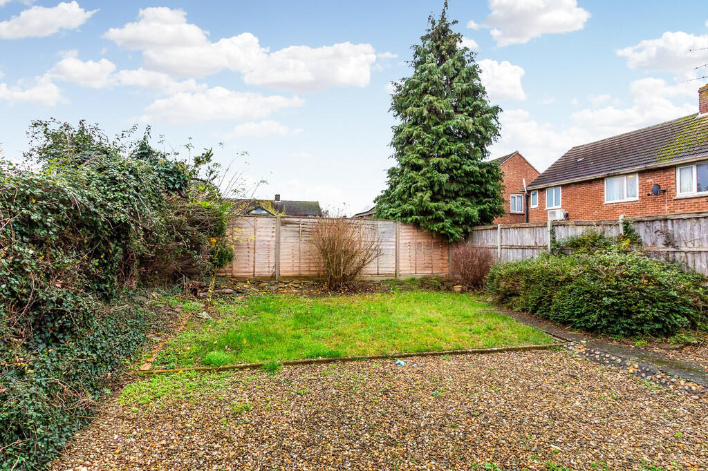 Balmoral Avenue, Rushden photo 2