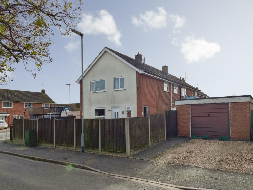 3-bed terraced on Larchwood Crescent, Lincoln, LN6, £220,000