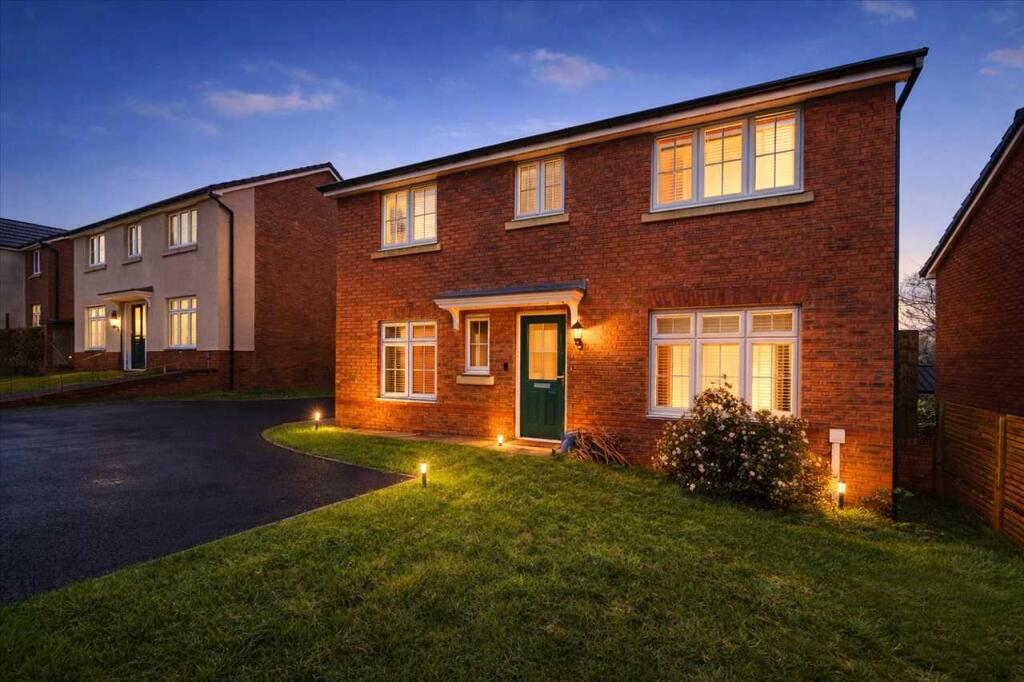 Main image of property: Comin Y Coed, Porth