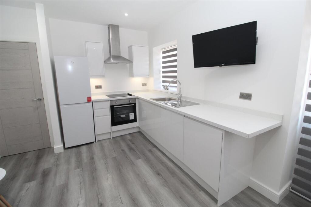 Apartment in Cardiff, Plasnewydd, Roath - View 2