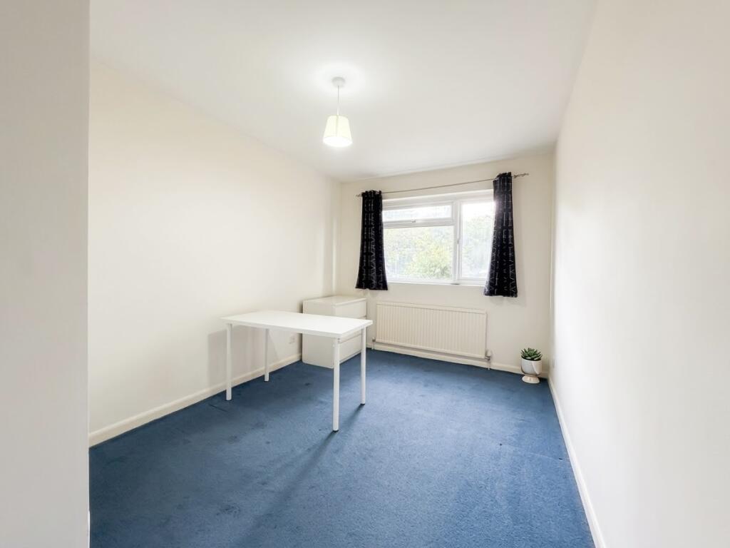 Apartment in Sutton - View 4