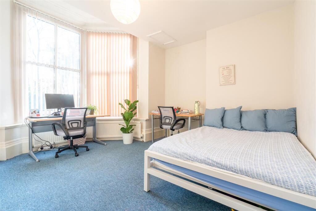 Apartment in Sheffield - View 3