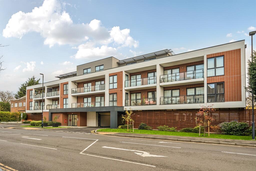 1-bed apartment on Oldfield Road, Maidenhead, £308,650